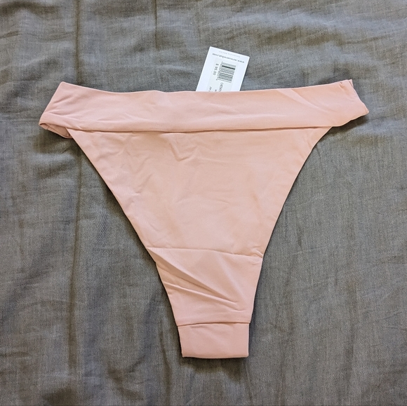 WeWoreWhat Ruched Claudia Cheeky High Leg Set - Picture 6 of 7